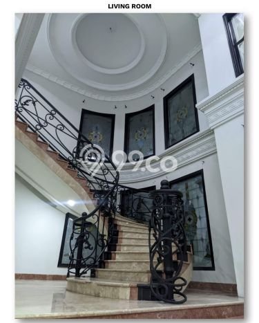 Rumah area Menteng, Jakarta Pusat, LT 925m² LB 1585m² - JUAL CEPAT! Rumah area Menteng, Jakarta Pusat, LT 925m² LB 1585m² - JUAL CEPAT!