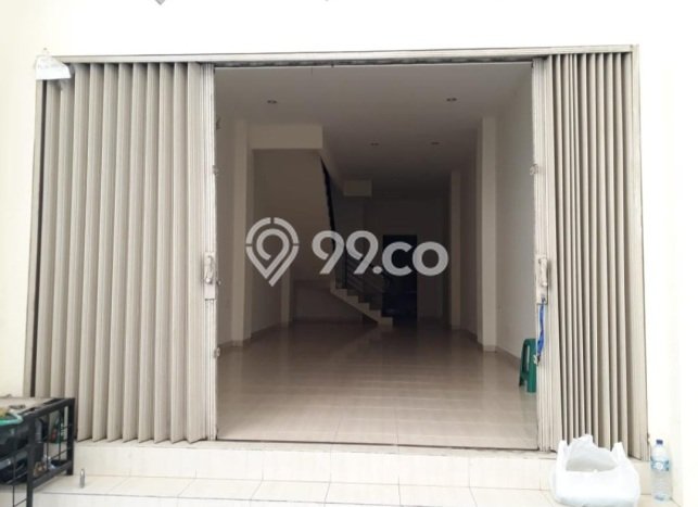 Ruko Dijual di Jakarta Barat LT 100m2 & LB 250m2 Lokasi Terbaik! Ruko Dijual di Jakarta Barat LT 100m2 & LB 250m2 Lokasi Terbaik!