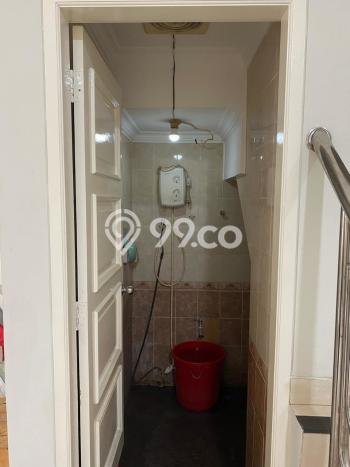 RECOMMENDED! Rumah di Cengkareng, 4 KT, Lokasi Strategis, Luas 90m² Bangunan 180m² RECOMMENDED! Rumah di Cengkareng, 4 KT, Lokasi Strategis, Luas 90m² Bangunan 180m²