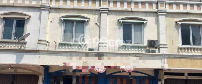 FOR RENT! Ruko di Taman Surya Cocok untuk Bisnis 250m2 FOR RENT! Ruko di Taman Surya Cocok untuk Bisnis 250m2