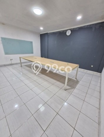 HARGA SPESIAL! Gudang Kawasan Daan Mogot, Luas 690m², Area Utama HARGA SPESIAL! Gudang Kawasan Daan Mogot, Luas 690m², Area Utama
