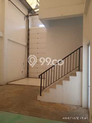 LOKASI STRATEGIS! Gudang Kawasan , Luas 114m2m², Area Berkembang LOKASI STRATEGIS! Gudang Kawasan , Luas 114m2m², Area Berkembang