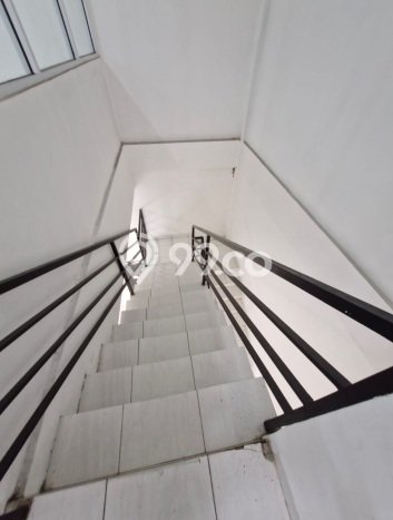 HARGA SPESIAL! Gudang Kawasan Daan Mogot, Luas 690m², Area Utama HARGA SPESIAL! Gudang Kawasan Daan Mogot, Luas 690m², Area Utama