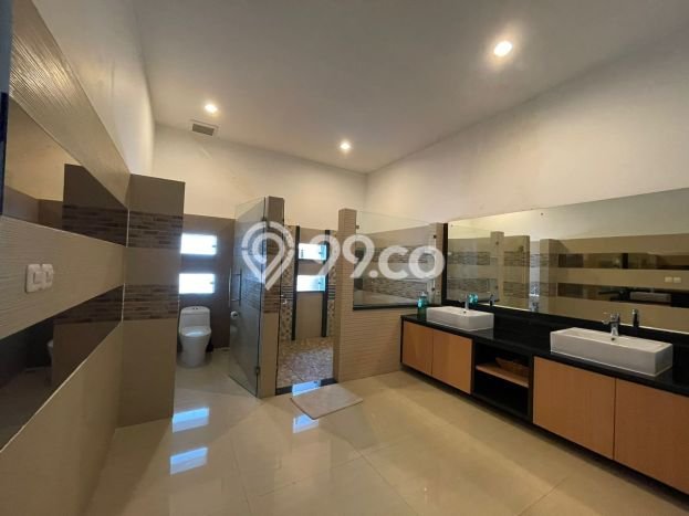 Ready to Use! Premium House LT 250m2 Desain Elegan di Gading Serpong Ready to Use! Premium House LT 250m2 Desain Elegan di Gading Serpong
