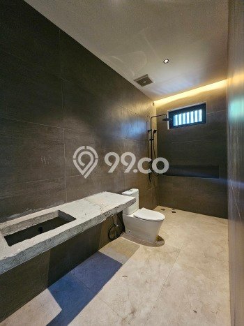Jual Rumah Mewah Megah Dengan View Eksklusif di Alam Sutera, Tangerang Jual Rumah Mewah Megah Dengan View Eksklusif di Alam Sutera, Tangerang