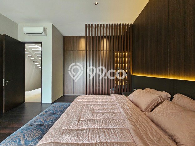 Jual Rumah Mewah Megah Dengan View Eksklusif di Alam Sutera, Tangerang Jual Rumah Mewah Megah Dengan View Eksklusif di Alam Sutera, Tangerang