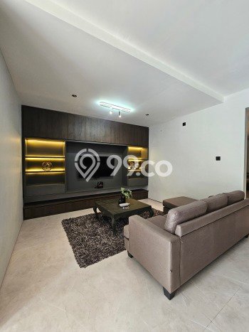 Jual Rumah Mewah Megah Dengan View Eksklusif di Alam Sutera, Tangerang Jual Rumah Mewah Megah Dengan View Eksklusif di Alam Sutera, Tangerang