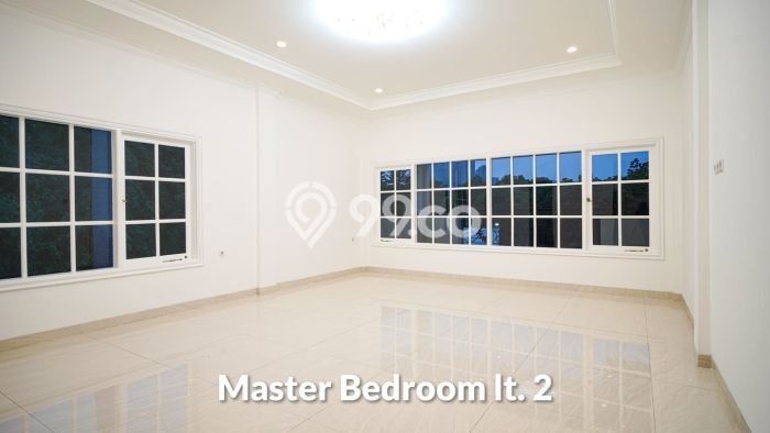 Ready to Use! Premium House LT 973m2 Desain Elegan di Kemang Ready to Use! Premium House LT 973m2 Desain Elegan di Kemang