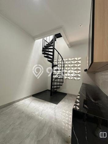 Rumah Eksklusif Siap Huni LT 234m2 di BSD, Tangerang Selatan Rumah Eksklusif Siap Huni LT 234m2 di BSD, Tangerang Selatan