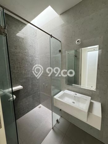 Ready to Use! Luxury House LT 136m2 Desain Elegan di Alam Sutera Ready to Use! Luxury House LT 136m2 Desain Elegan di Alam Sutera