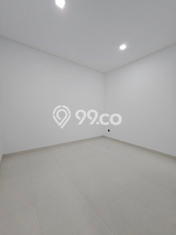 Rumah Mewah LB 240m2 Siap Huni Desain Elegan di Gading Serpong, Tangerang Rumah Mewah LB 240m2 Siap Huni Desain Elegan di Gading Serpong, Tangerang