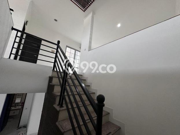 Ready to Use! Premium House LT 210m2 Desain Elegan di Lippo Karawaci Ready to Use! Premium House LT 210m2 Desain Elegan di Lippo Karawaci