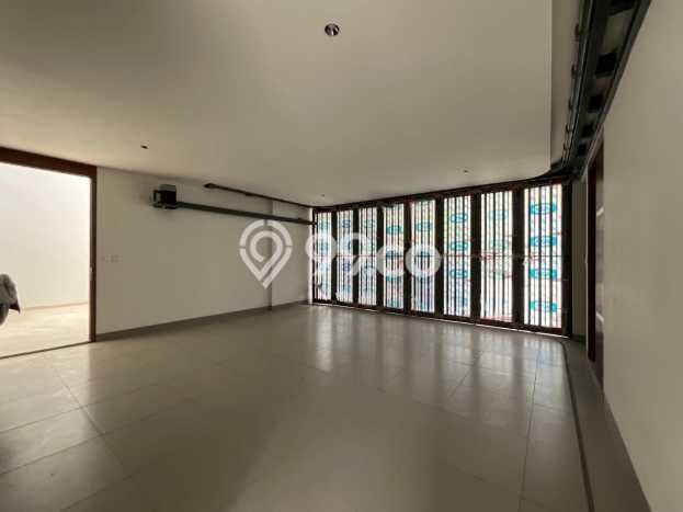 Hunian Mewah LB 545m2 Siap Pakai Desain Elegan di BSD City, Tangerang Hunian Mewah LB 545m2 Siap Pakai Desain Elegan di BSD City, Tangerang