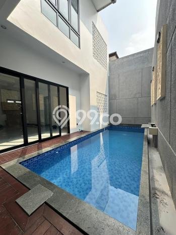 Rumah Eksklusif Siap Huni LT 234m2 di BSD, Tangerang Selatan Rumah Eksklusif Siap Huni LT 234m2 di BSD, Tangerang Selatan