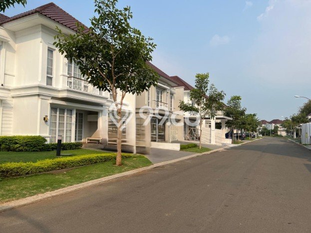 Rumah Elit LB 210m2 Siap Pakai Desain Elegan di Gading Serpong, Tangerang Rumah Elit LB 210m2 Siap Pakai Desain Elegan di Gading Serpong, Tangerang