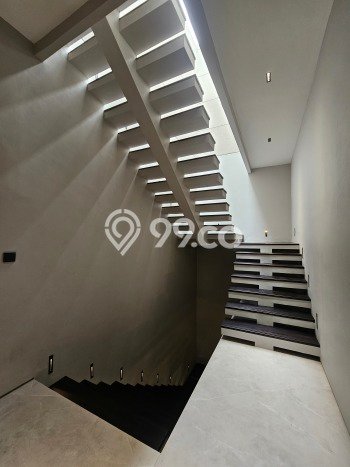 Jual Rumah Mewah Megah Dengan View Eksklusif di Alam Sutera, Tangerang Jual Rumah Mewah Megah Dengan View Eksklusif di Alam Sutera, Tangerang