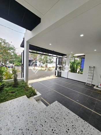 Rumah Mewah LB 240m2 Siap Huni Desain Elegan di Gading Serpong, Tangerang Rumah Mewah LB 240m2 Siap Huni Desain Elegan di Gading Serpong, Tangerang