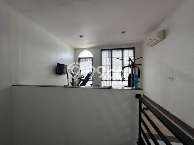 Ready to Use! Premium House LT 210m2 Desain Elegan di Lippo Karawaci Ready to Use! Premium House LT 210m2 Desain Elegan di Lippo Karawaci