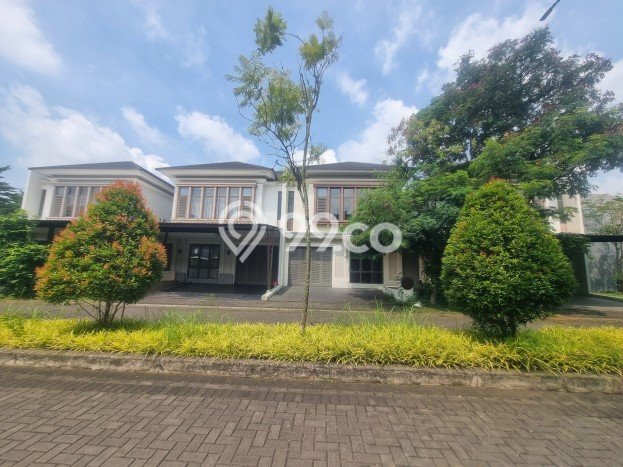 For Sale! Luxury House LT 135m2 Desain Modern di BSD Green Wich For Sale! Luxury House LT 135m2 Desain Modern di BSD Green Wich