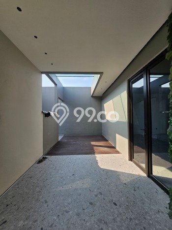 Jual Rumah Mewah Megah Dengan View Eksklusif di Alam Sutera, Tangerang Jual Rumah Mewah Megah Dengan View Eksklusif di Alam Sutera, Tangerang