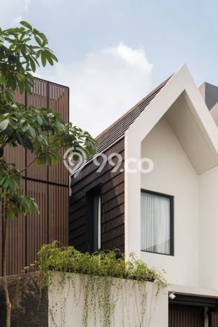 Dijual Rumah Mewah Megah Dengan View Cantik di Gading Serpong, Tangerang Dijual Rumah Mewah Megah Dengan View Cantik di Gading Serpong, Tangerang