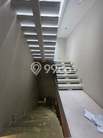 Jual Rumah Mewah Megah Dengan View Eksklusif di Alam Sutera, Tangerang Jual Rumah Mewah Megah Dengan View Eksklusif di Alam Sutera, Tangerang
