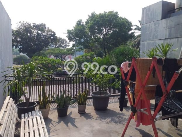 Rumah Mewah LB 250m2 Siap Huni Desain Elegan di BSD Puspita Loka, Tangerang Rumah Mewah LB 250m2 Siap Huni Desain Elegan di BSD Puspita Loka, Tangerang