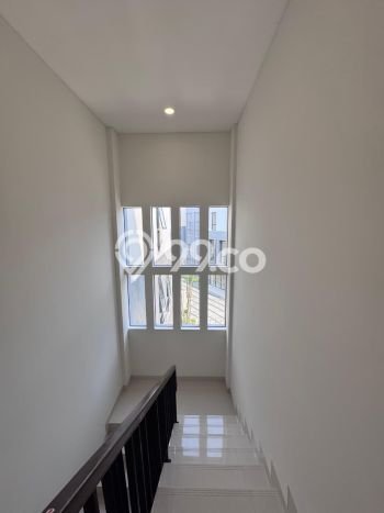 Ruko Dijual di Tangerang LT 90m2 & LB 270m2 Lokasi Terbaik! Ruko Dijual di Tangerang LT 90m2 & LB 270m2 Lokasi Terbaik!