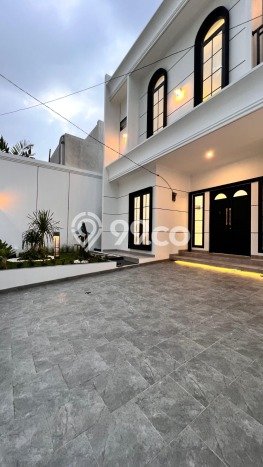 Rumah Elit LB 255m2 Siap Pakai Desain Elegan di BSD, Tangerang Rumah Elit LB 255m2 Siap Pakai Desain Elegan di BSD, Tangerang
