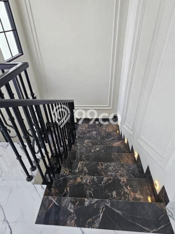 Rumah Elit Modern Tanpa Renovasi di BSD Tangerang Rumah Elit Modern Tanpa Renovasi di BSD Tangerang