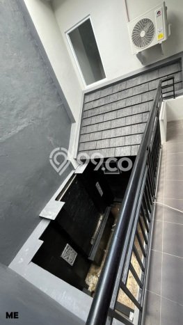 Rumah Luxury Modern Siap Huni di Kota Wisata Jakarta Timur Rumah Luxury Modern Siap Huni di Kota Wisata Jakarta Timur