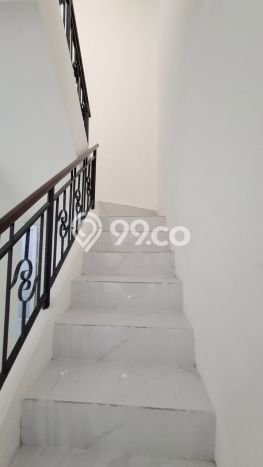 Rumah Minimalis 5 KT di Legenda Wisata Jakarta Timur Unfurnished Rumah Minimalis 5 KT di Legenda Wisata Jakarta Timur Unfurnished