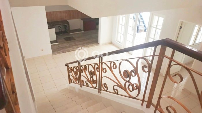Dijual Rumah Luas Megah Dengan View Cantik di Kota Wisata, Bogor Dijual Rumah Luas Megah Dengan View Cantik di Kota Wisata, Bogor