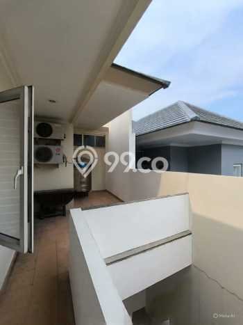 Rumah Elit Modern Siap Huni di Kota Wisata Jakarta Timur Rumah Elit Modern Siap Huni di Kota Wisata Jakarta Timur
