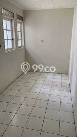 Disewakan! Rumah 3 Kamar Tidur &
2 Kamar Mandi di Kota Wisata, Jakarta Timur Disewakan! Rumah 3 Kamar Tidur &
2 Kamar Mandi di Kota Wisata, Jakarta Timur