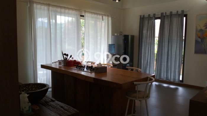 Rumah Mewah LB 222m2 Siap Pakai Desain Elegan di Gadog, Bogor Rumah Mewah LB 222m2 Siap Pakai Desain Elegan di Gadog, Bogor