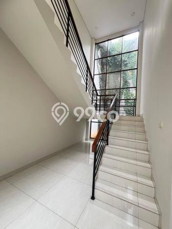 Disewakan Rumah Modern di Menteng Harga Rp 1,2 Miliar/ Tahun Disewakan Rumah Modern di Menteng Harga Rp 1,2 Miliar/ Tahun