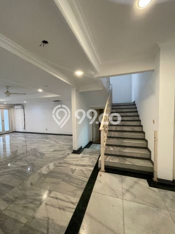 Rumah Kondisi Baik Disewakan di Kemang, Jakarta Selatan LT 1000m2, LB 850m2 Rumah Kondisi Baik Disewakan di Kemang, Jakarta Selatan LT 1000m2, LB 850m2