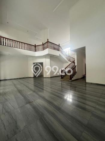 Rumah Kondisi Baik Disewakan di Patra Kuningan, Jakarta Selatan LT 1000m2, LB 800m2 Rumah Kondisi Baik Disewakan di Patra Kuningan, Jakarta Selatan LT 1000m2, LB 800m2