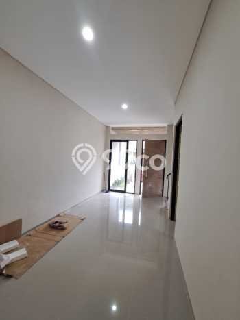 For Sale Hunian Rumah Nyaman 3 Kamar di BSD Nusaloka, Tangerang For Sale Hunian Rumah Nyaman 3 Kamar di BSD Nusaloka, Tangerang