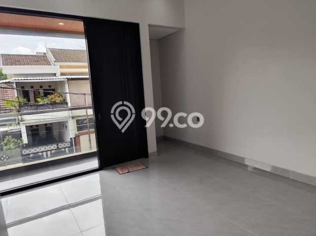 Rumah Elit LB 165m2 Siap Pakai Desain Elegan di BSD Griya Loka, Tangerang Rumah Elit LB 165m2 Siap Pakai Desain Elegan di BSD Griya Loka, Tangerang