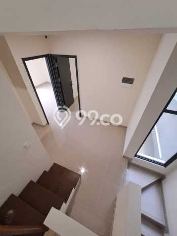 Ready to Use! Luxury House LT 84m2 Desain Elegan di Gading Serpong Ready to Use! Luxury House LT 84m2 Desain Elegan di Gading Serpong