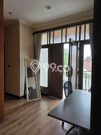 Rumah Mewah LB 435m2 Siap Huni Desain Elegan di BSD Taman Giri Loka, Tangerang Rumah Mewah LB 435m2 Siap Huni Desain Elegan di BSD Taman Giri Loka, Tangerang