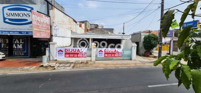 Tanah Dijual Lokasi Strategis di Jakarta Barat dengan Luas 347m2 Tanah Dijual Lokasi Strategis di Jakarta Barat dengan Luas 347m2