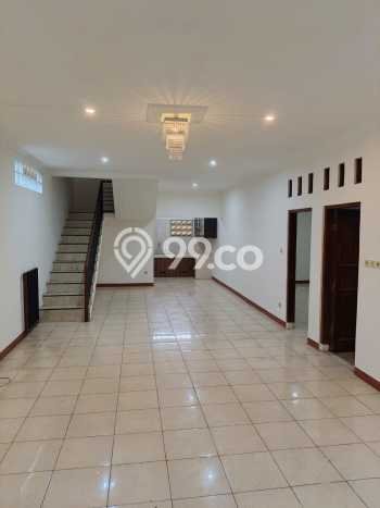 For Sale Rumah 5 Kamar Lokasi Ideal Nyaman dan Strategis di Bojongsoang For Sale Rumah 5 Kamar Lokasi Ideal Nyaman dan Strategis di Bojongsoang