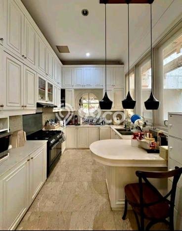 Jual Rumah Luas Megah Dengan View Eksklusif di Kemang, Jakarta Selatan Jual Rumah Luas Megah Dengan View Eksklusif di Kemang, Jakarta Selatan