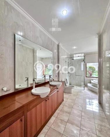 Hunian Elit LB 600m2 Siap Pakai Desain Elegan di Kemang, Jakarta Selatan Hunian Elit LB 600m2 Siap Pakai Desain Elegan di Kemang, Jakarta Selatan