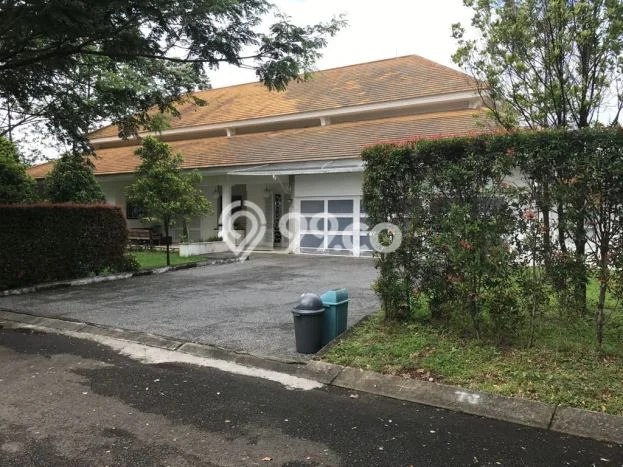 For Sale Vila Kawasan , Area 2050m2m², Lingkungan Asri For Sale Vila Kawasan , Area 2050m2m², Lingkungan Asri
