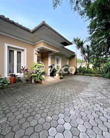 Jual Rumah Luas Megah Dengan View Eksklusif di Kemang, Jakarta Selatan Jual Rumah Luas Megah Dengan View Eksklusif di Kemang, Jakarta Selatan