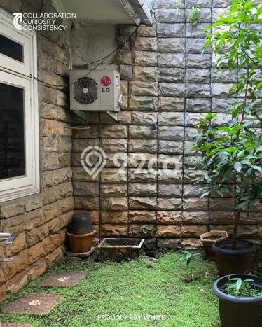 For Sale! Luxury House LT 349m2 Desain Elegan di Pejaten For Sale! Luxury House LT 349m2 Desain Elegan di Pejaten